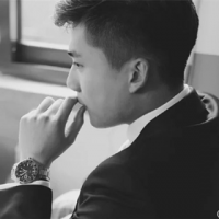 超帅气黑白男生QQ头像