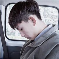 伤感的90后男生头像