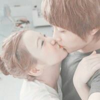 情侣头像一张两个人接吻kiss头像 http://www.meinvtouxiang.com