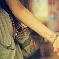 手牵手情侣头像一对两张爱情头像