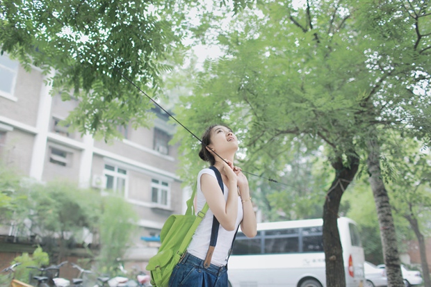 可爱美女的快乐时光照片