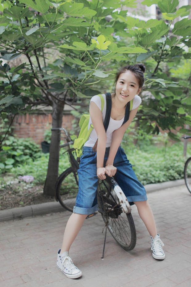 可爱美女的快乐时光照片