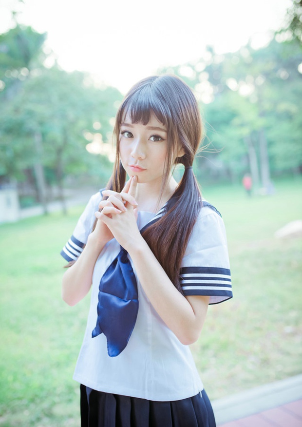 双辫子学校制服学生妹子