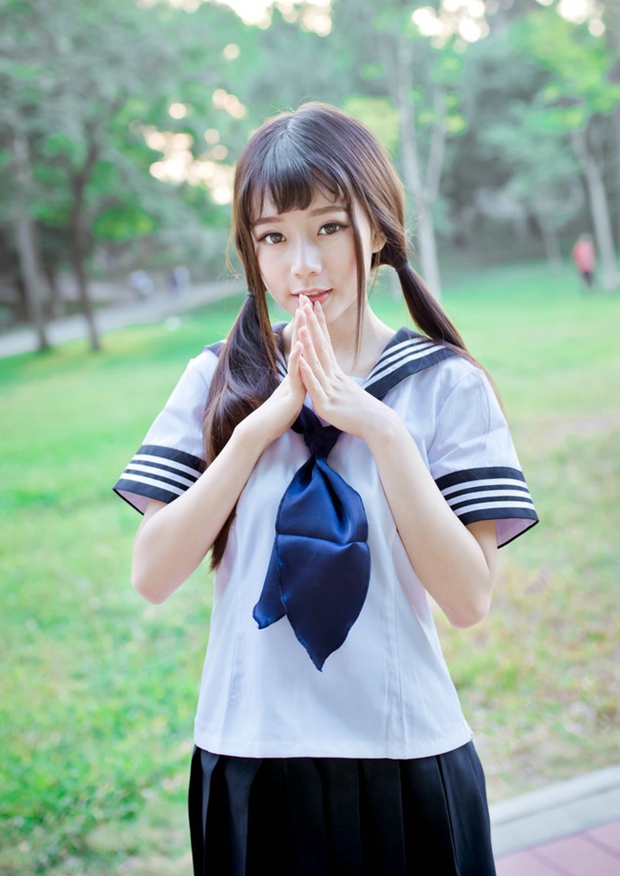 双辫子学校制服学生妹子