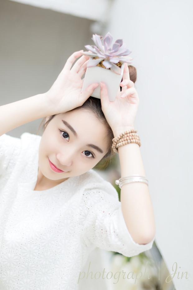 可爱唯美丸子头软妹子