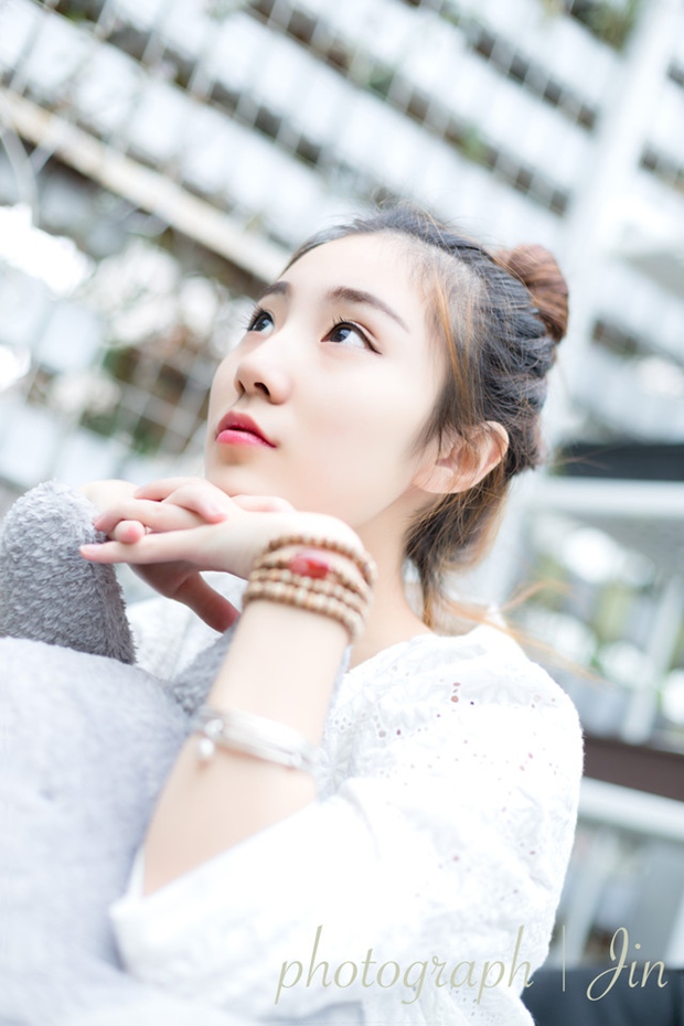 可爱唯美丸子头软妹子