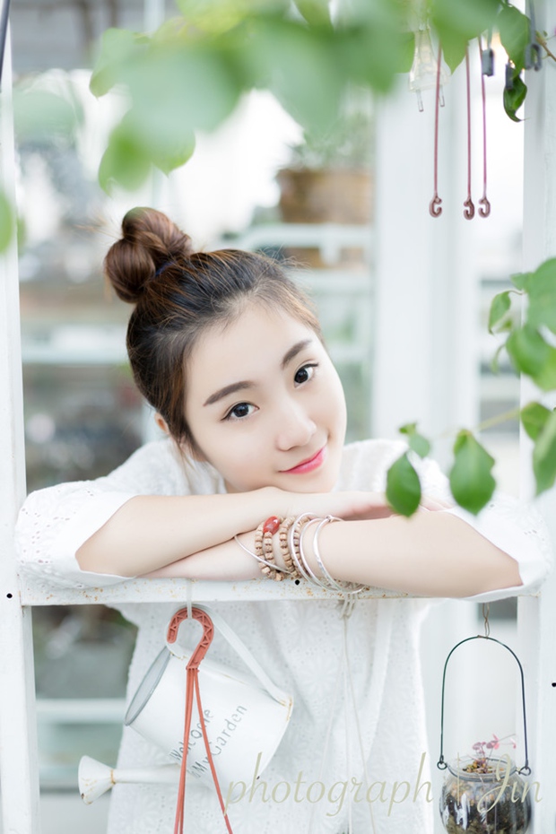 可爱唯美丸子头软妹子