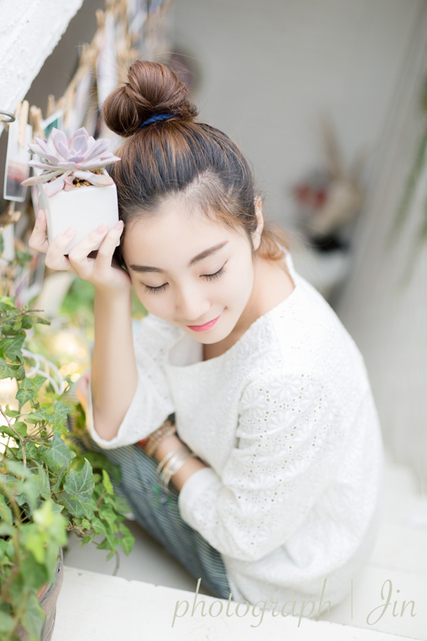 可爱唯美丸子头软妹子