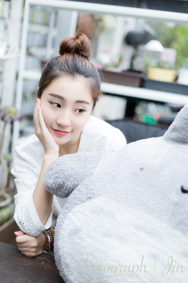 可爱唯美丸子头软妹子