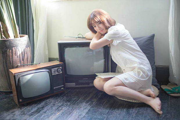 清新爱拍照文艺女生