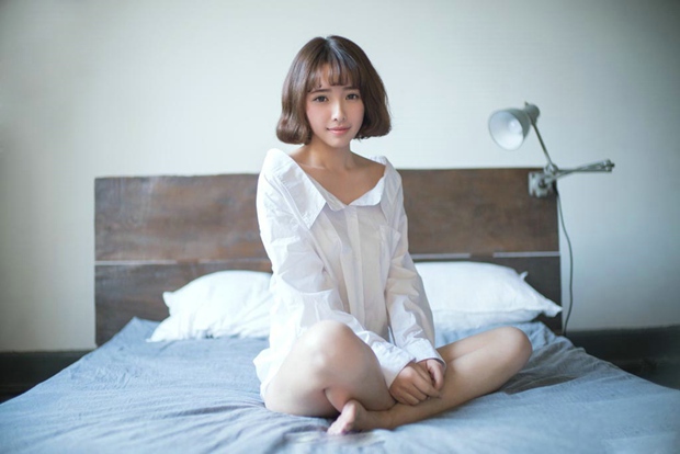 清新爱拍照文艺女生