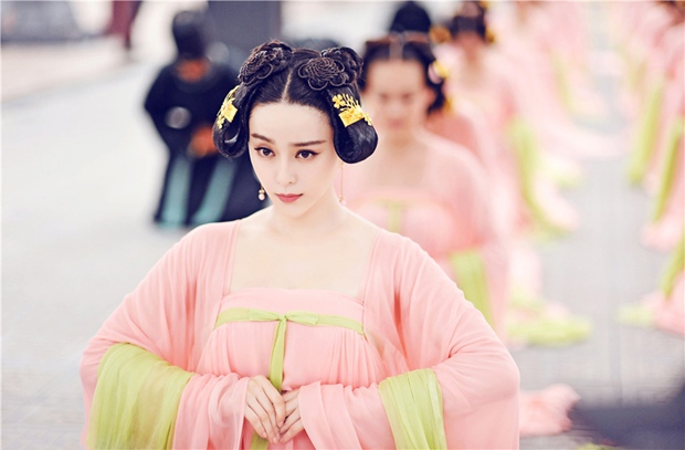 粉嫩少女武则天范冰冰剧照
