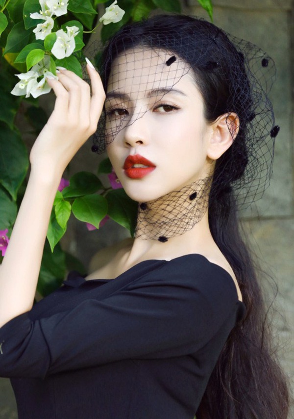 性感女神潘霜霜诱惑美艳写真