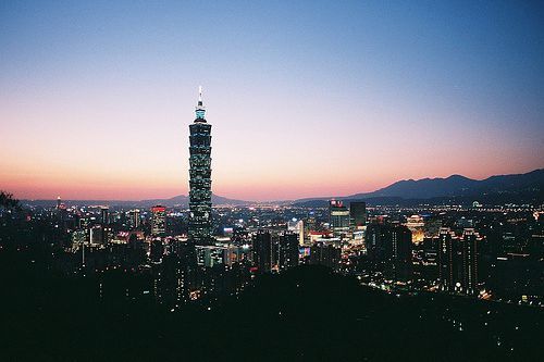 唯美的城市灯光夜景图片