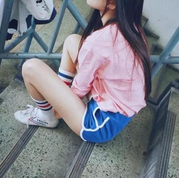 美女伤感失恋心情说说图片