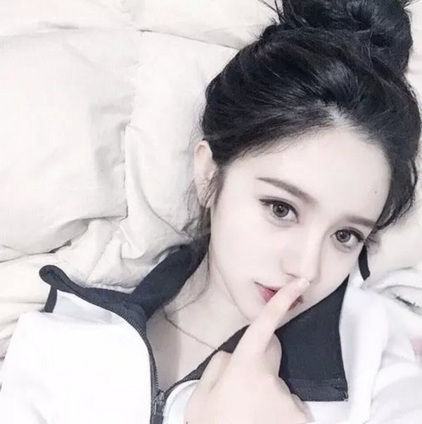 美女伤感失恋心情说说图片