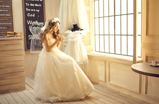 唯美婚纱女生爱情图片