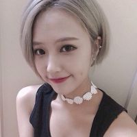 可爱女生头像短发图片