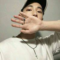 帅气阳光男生微信头像