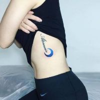 纹身的女生头像