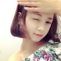 短发女生自拍QQ头像
