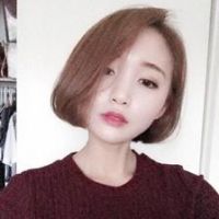 短发女生自拍QQ头像
