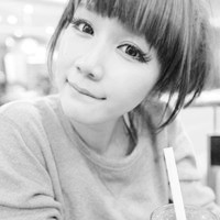 黑白系列伤感女生头像