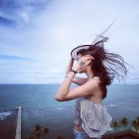 唯美小清新海边女生头像
