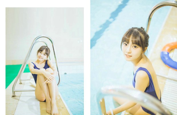 游泳池唯美可爱女生图片