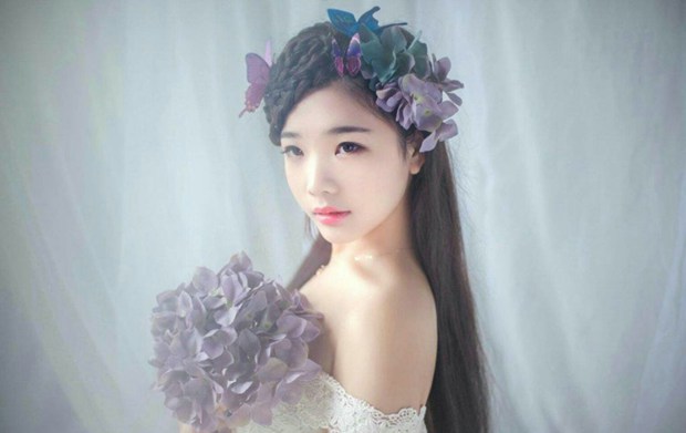 清纯美美女花仙子打扮照片