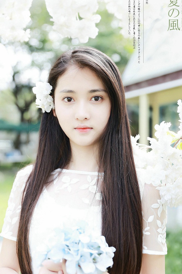 呆萌清纯美丽女生图片