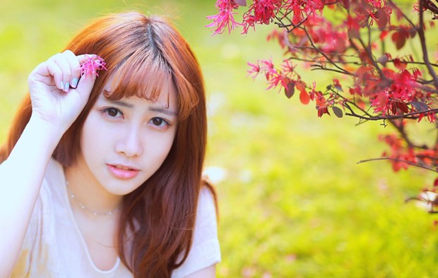 可爱小清新美女公园美拍照片