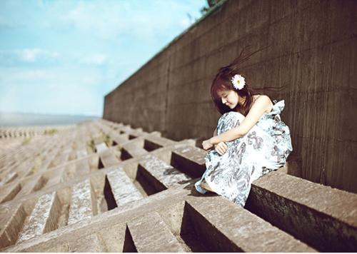 文艺小清新女生意境图片
