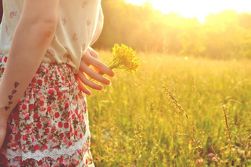 逆光唯美美女背景图片