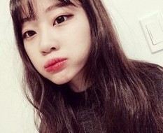 爱自拍的可爱居家微信女生唯美头像