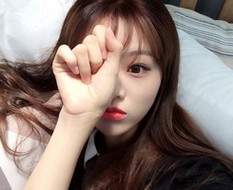 爱自拍的可爱居家微信女生唯美头像