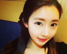 爱自拍的可爱居家微信女生唯美头像
