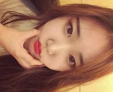 爱自拍的可爱居家微信女生唯美头像