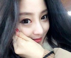 微信可爱咔哇依造型的韩国美眉头像