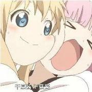 黄头发可爱大眼萌动漫女生头像