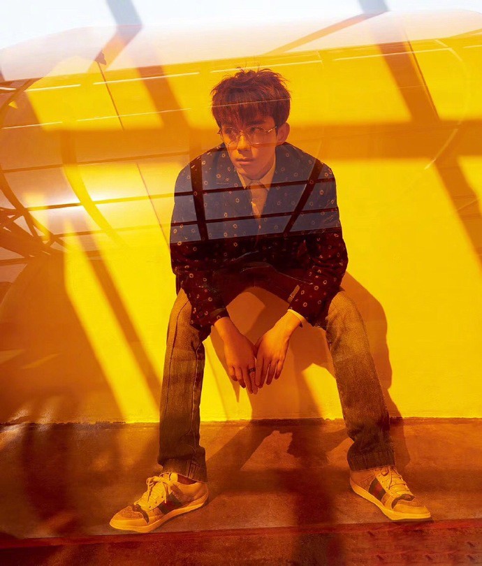 吴磊《NYLON 尼龙》十一月刊封面图片