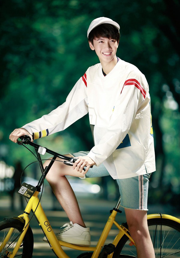 陈宥维运动风炫酷户外街拍图片