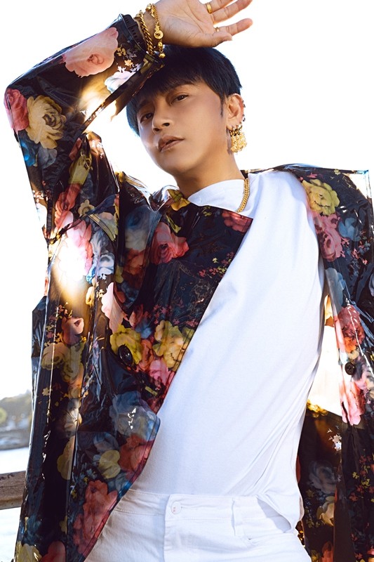 陈志朋图片 陈志朋异国街头帅气图片