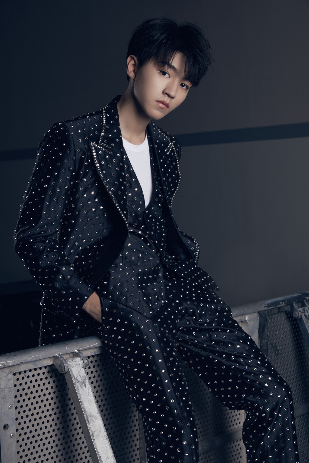 TFBOYS王俊凯19岁生日高清帅气图片