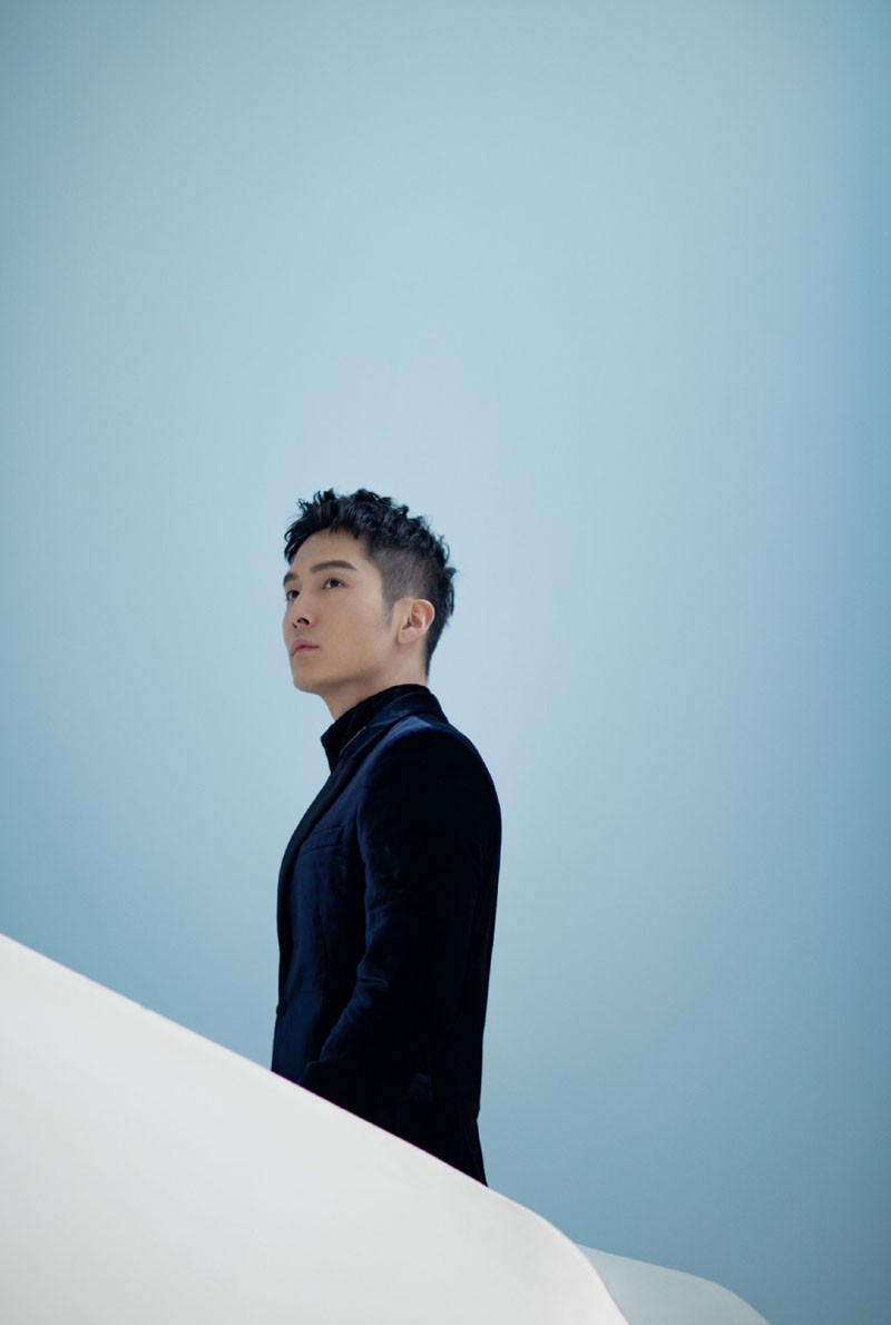 盛一伦图片 盛一伦儒雅帅气时尚活动照图片