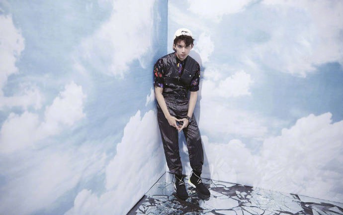 吴磊图片 吴磊阳光帅气杂志图片