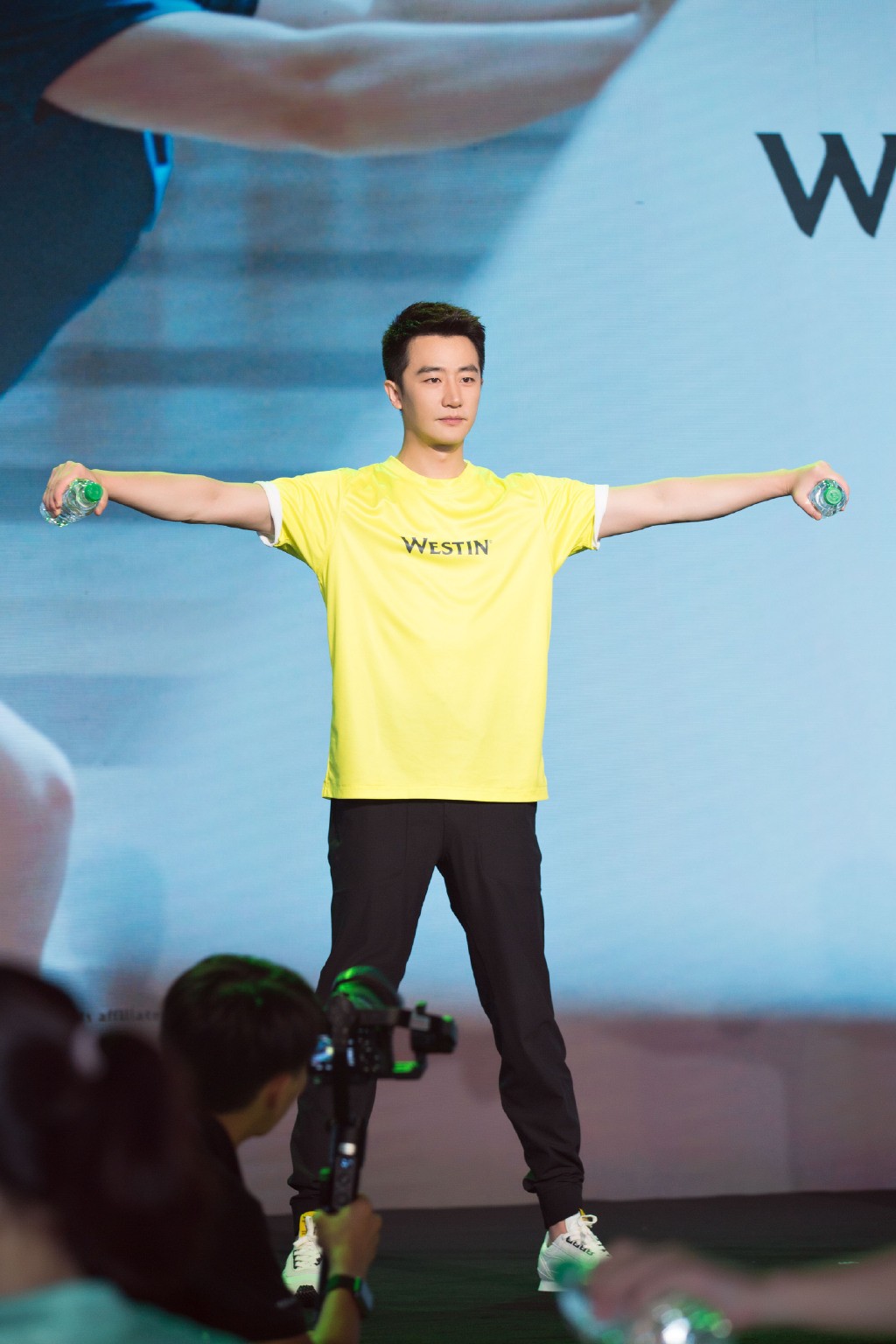 黄轩威斯汀品牌健康生活大使运动帅气活动照图片