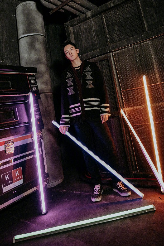 盛一伦图片 盛一伦休闲帅气图片