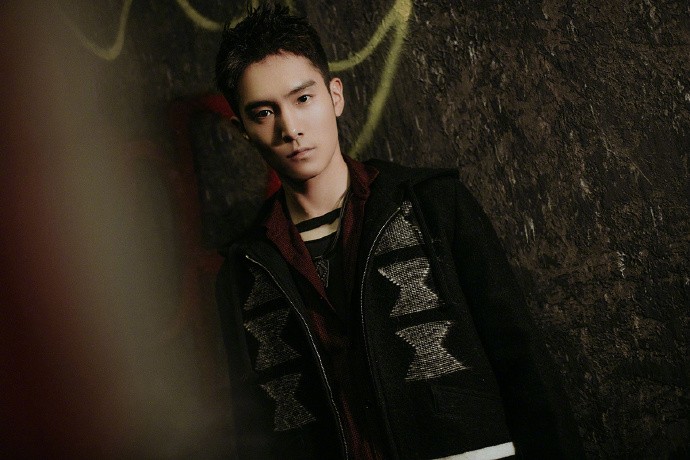 盛一伦图片 盛一伦休闲帅气图片