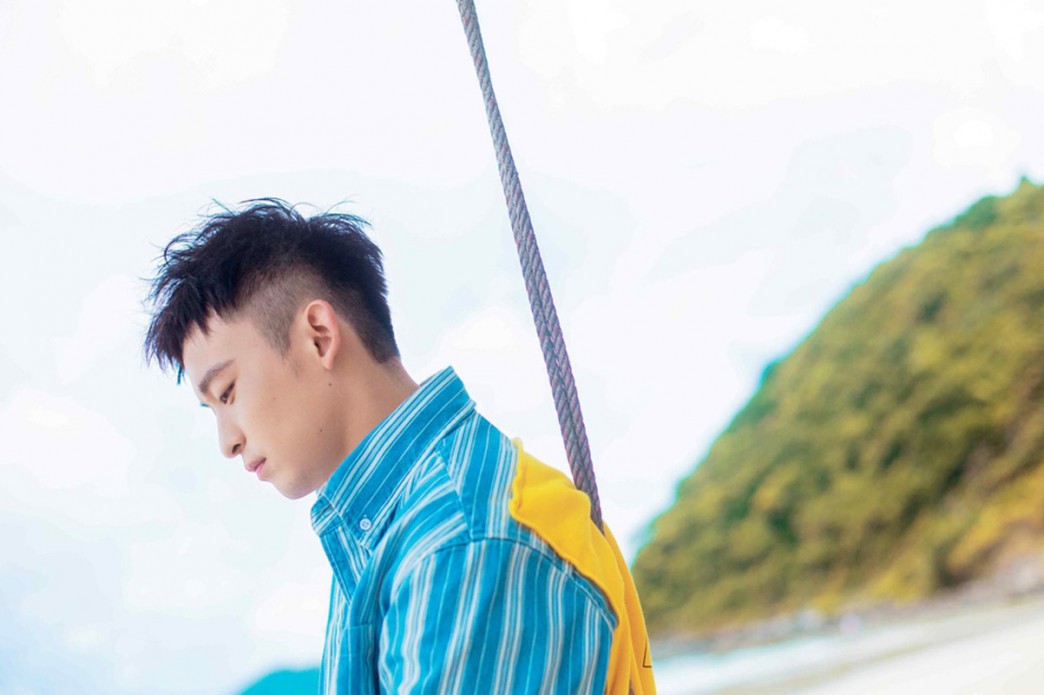 董子健图片 董子健帅气盛夏图片